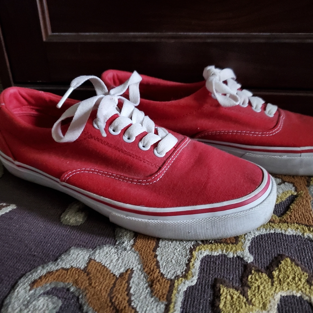 Red sneakers - LIKE NEW - Tony Hawk  - size 8.5